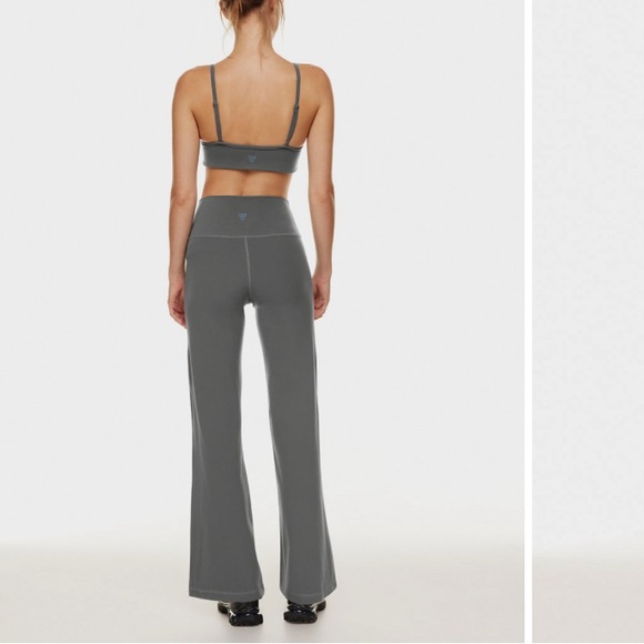 aritzia TNA white hi rise leggings - Picture 4 of 4